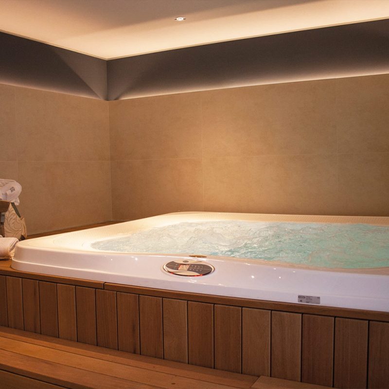 Jacuzzi